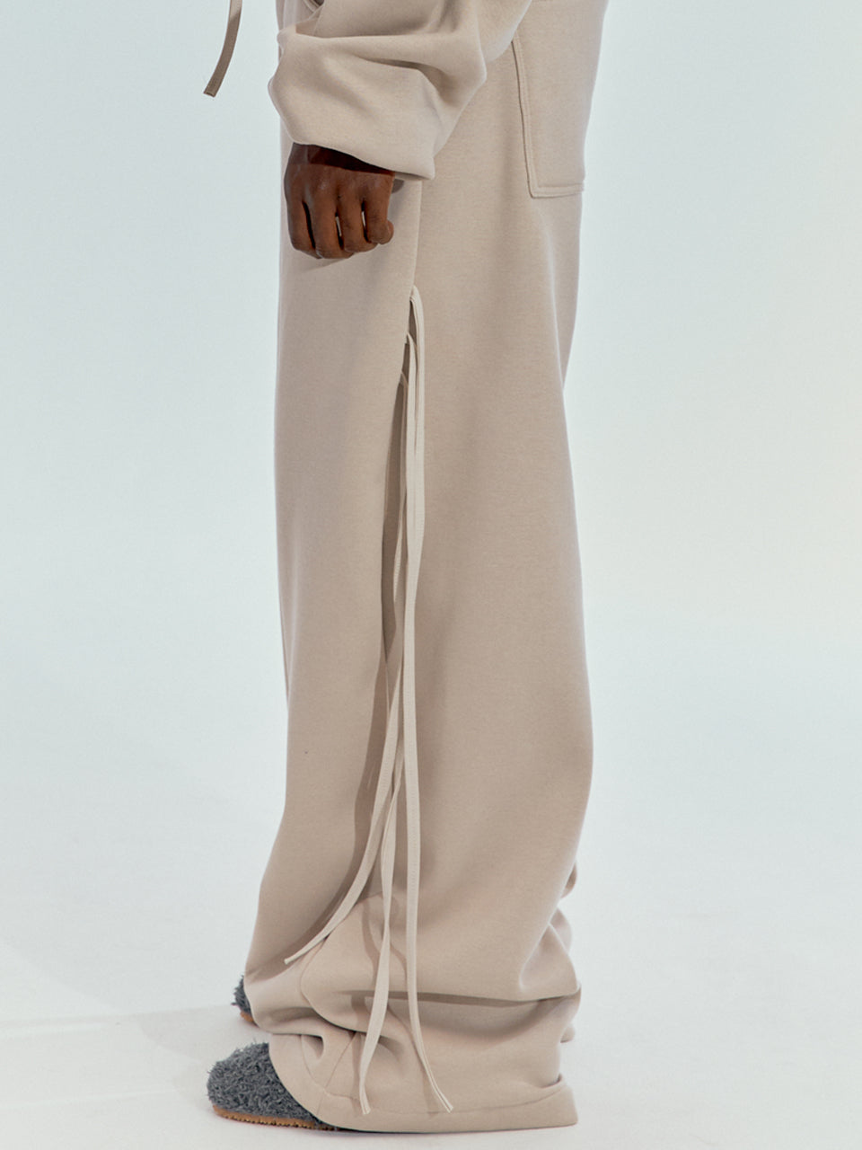 CREME LACED SWEATPANTS
